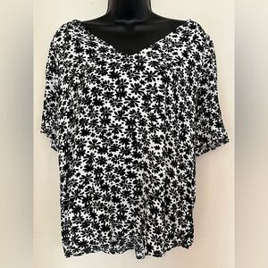 Loft Floral Black and White Women's Top